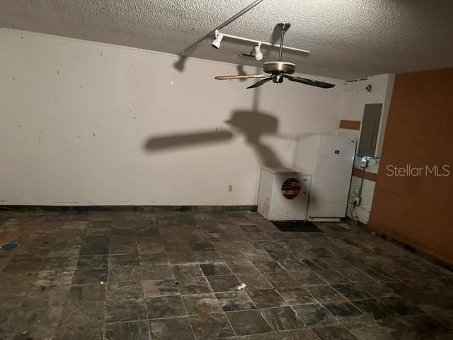 For Sale: $269,000 (3 beds, 2 baths, 1435 Square Feet)