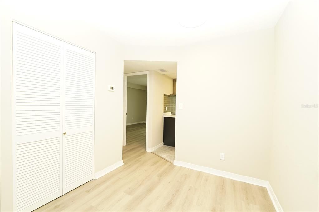 For Sale: $119,999 (1 beds, 1 baths, 790 Square Feet)