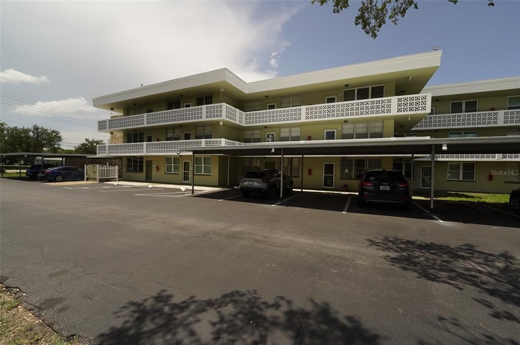 For Sale: $119,999 (1 beds, 1 baths, 790 Square Feet)