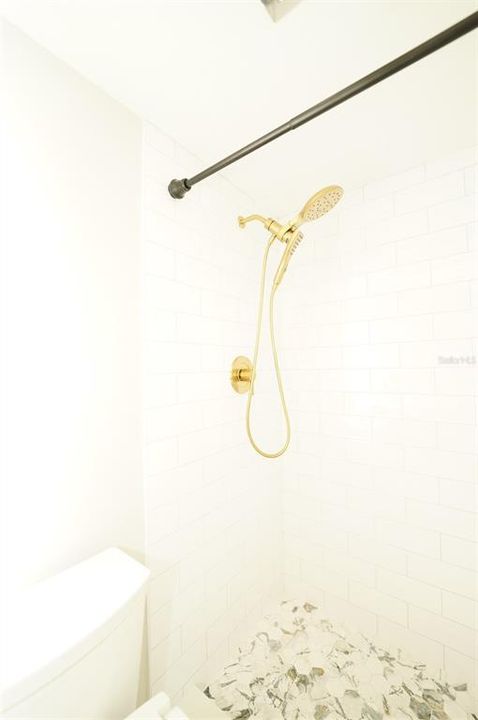 For Sale: $119,999 (1 beds, 1 baths, 790 Square Feet)