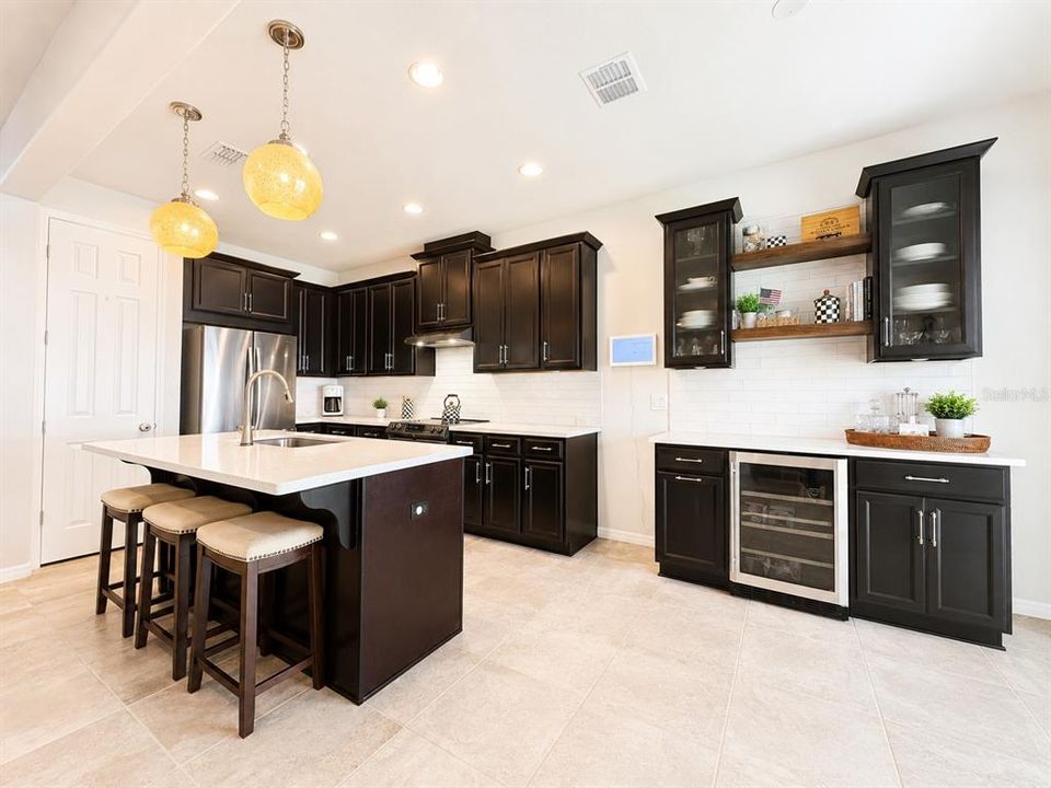 En Venta: $619,999 (4 camas, 3 baños, 2459 Pies cuadrados)