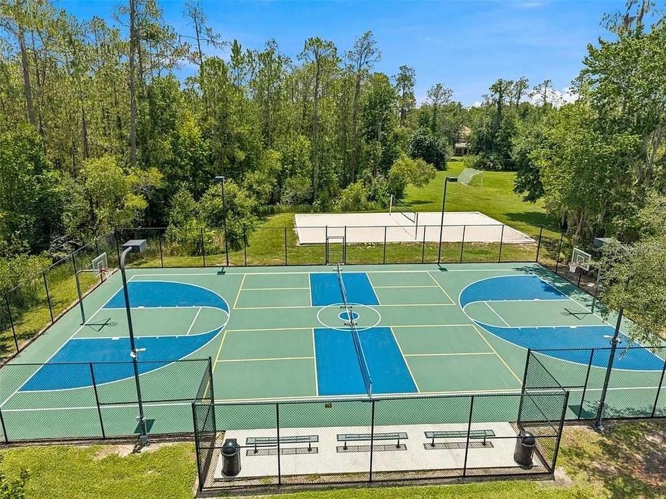 Active With Contract: $819,000 (5 beds, 3 baths, 3473 Square Feet)