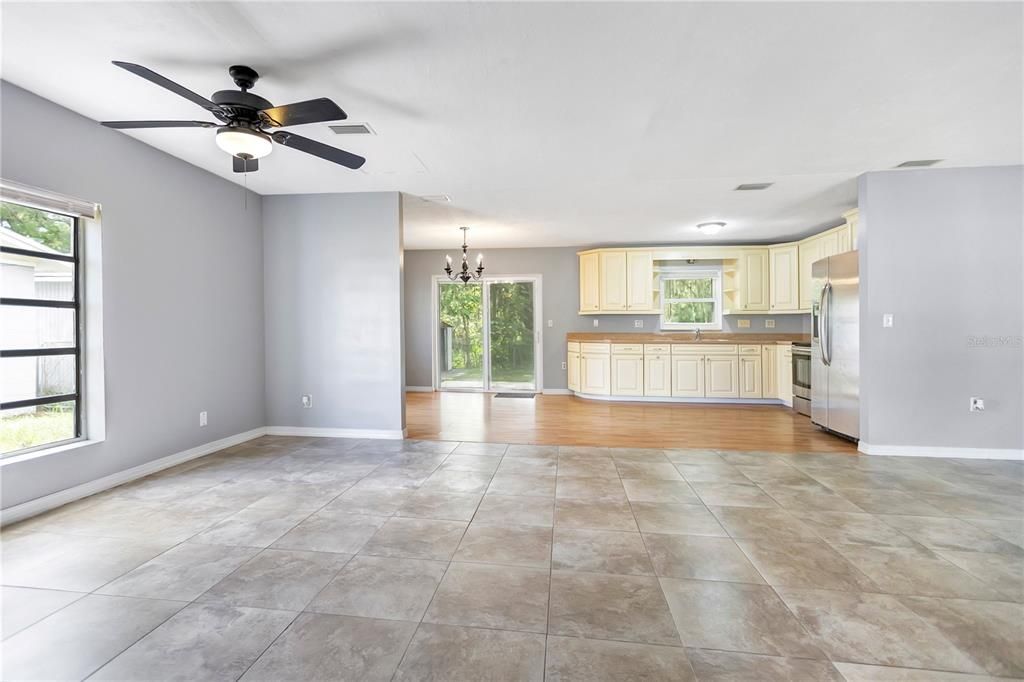 En Venta: $298,000 (3 camas, 1 baños, 1391 Pies cuadrados)