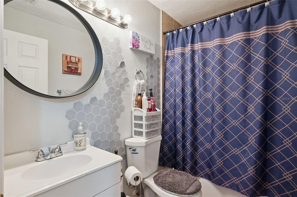En Venta: $359,900 (5 camas, 3 baños, 2470 Pies cuadrados)
