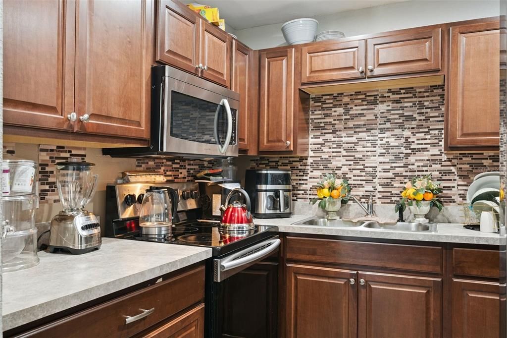 En Venta: $359,900 (5 camas, 3 baños, 2470 Pies cuadrados)