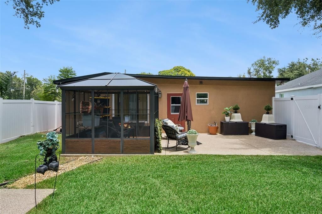 En Venta: $359,900 (5 camas, 3 baños, 2470 Pies cuadrados)