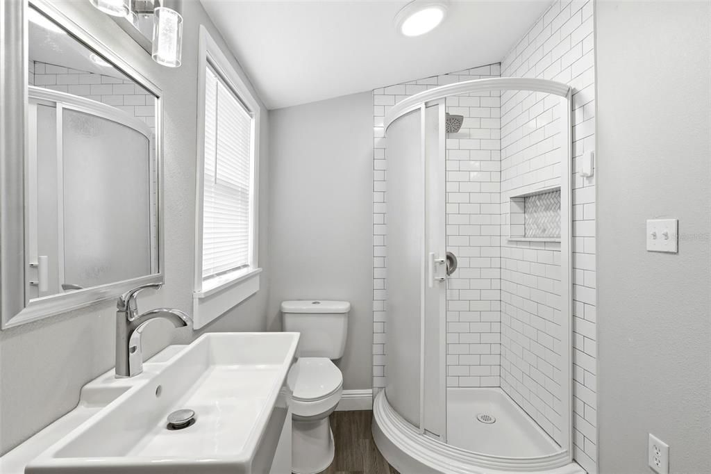 На продажу: $199,900 (3 спален, 2 ванн, 1200 Квадратных фут)