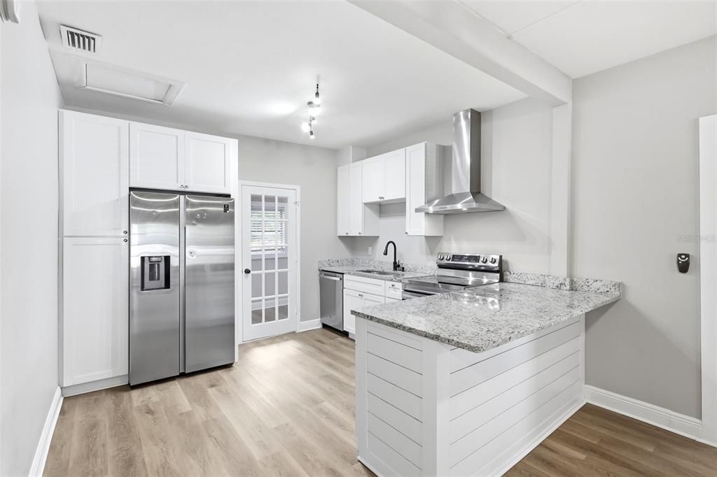 На продажу: $199,900 (3 спален, 2 ванн, 1200 Квадратных фут)