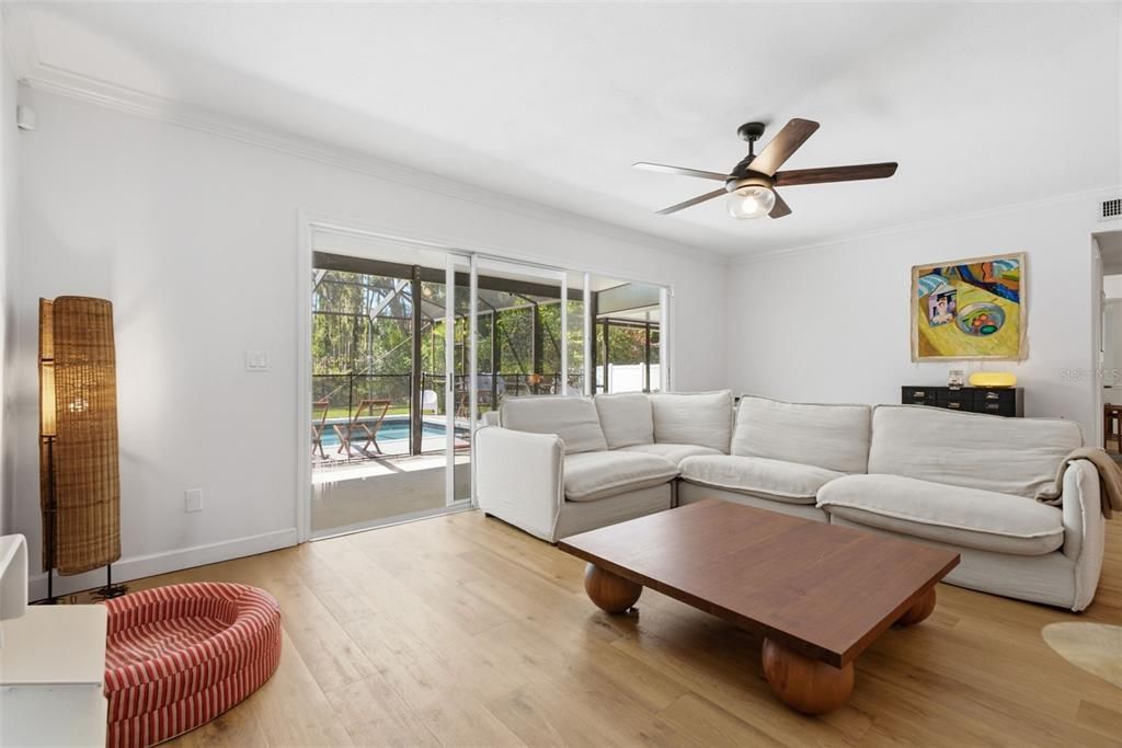 For Sale: $724,900 (4 beds, 2 baths, 2454 Square Feet)