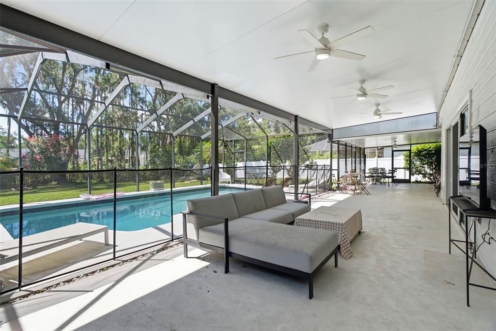For Sale: $724,900 (4 beds, 2 baths, 2454 Square Feet)