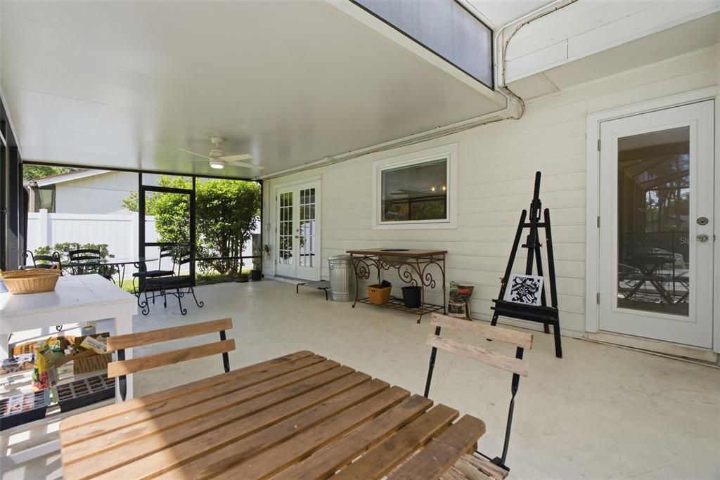 For Sale: $724,900 (4 beds, 2 baths, 2454 Square Feet)