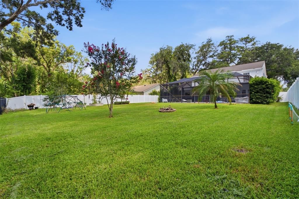 For Sale: $724,900 (4 beds, 2 baths, 2454 Square Feet)