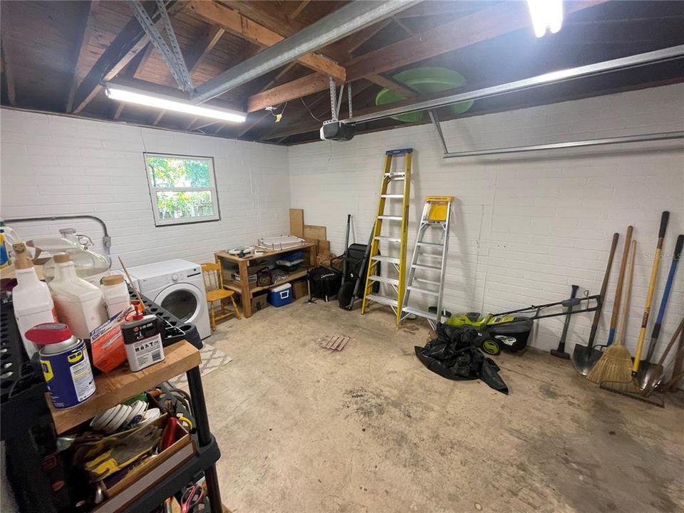 For Rent: $2,300 (3 beds, 1 baths, 1446 Square Feet)