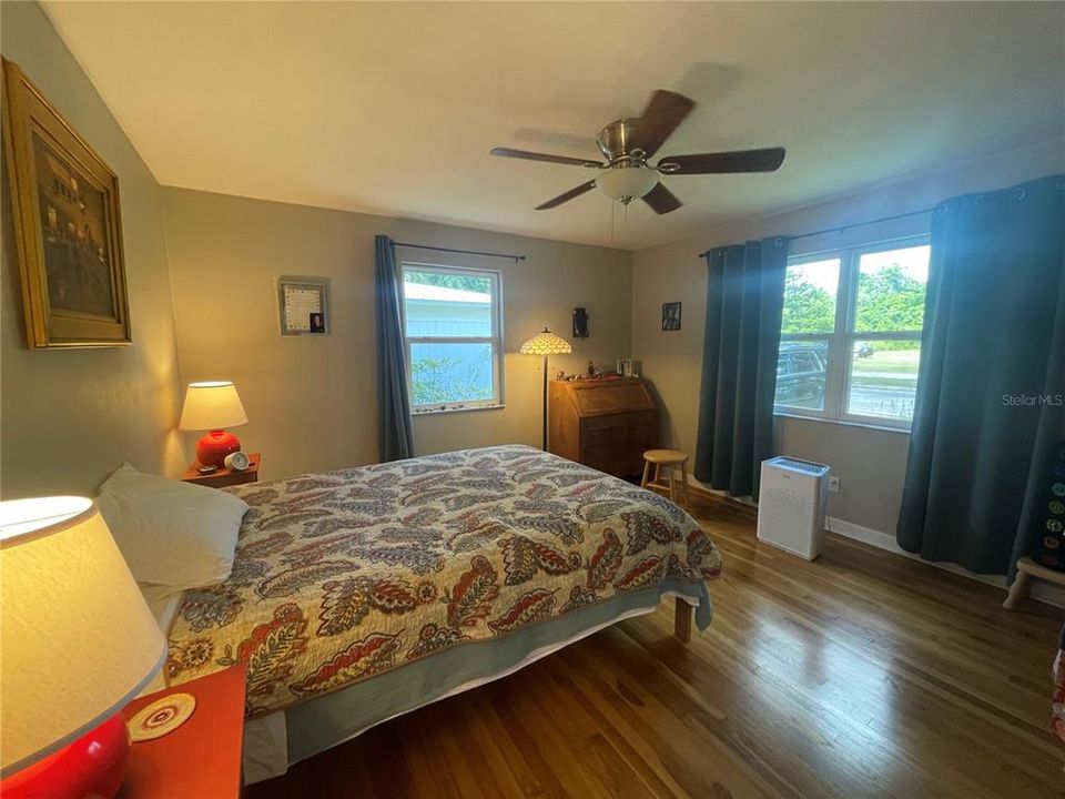 For Rent: $2,300 (3 beds, 1 baths, 1446 Square Feet)