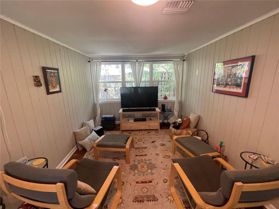 For Rent: $2,300 (3 beds, 1 baths, 1446 Square Feet)