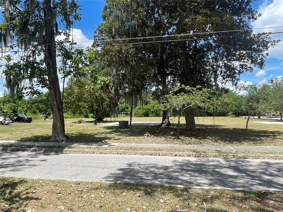 For Rent: $2,300 (3 beds, 1 baths, 1446 Square Feet)