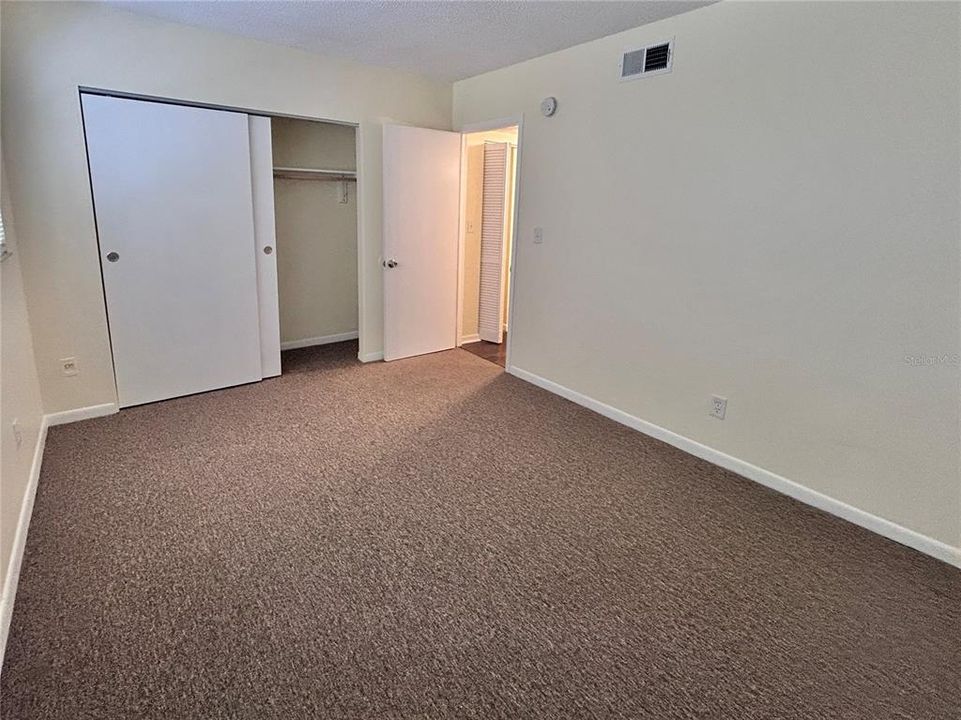 For Sale: $150,000 (2 beds, 1 baths, 975 Square Feet)