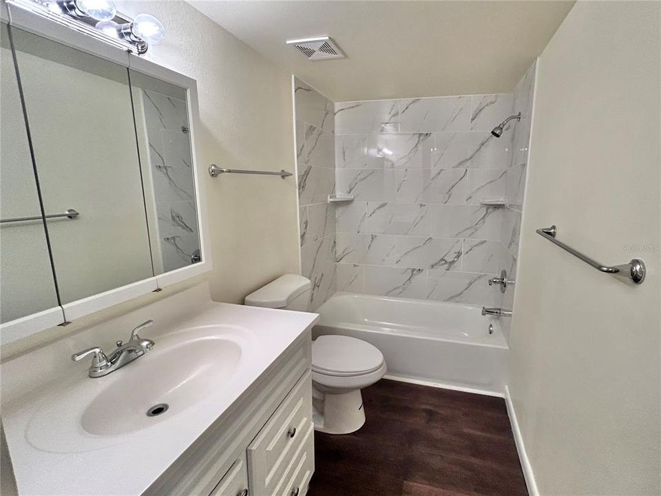 For Sale: $150,000 (2 beds, 1 baths, 975 Square Feet)