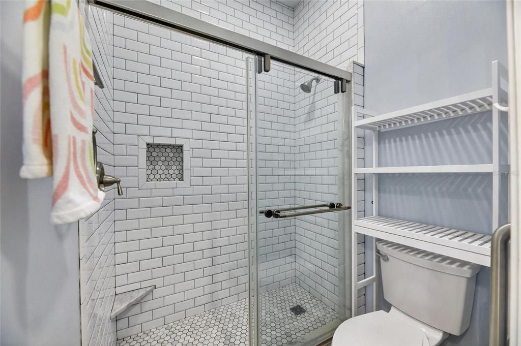 En Venta: $1,275,000 (6 camas, 3 baños, 3366 Pies cuadrados)