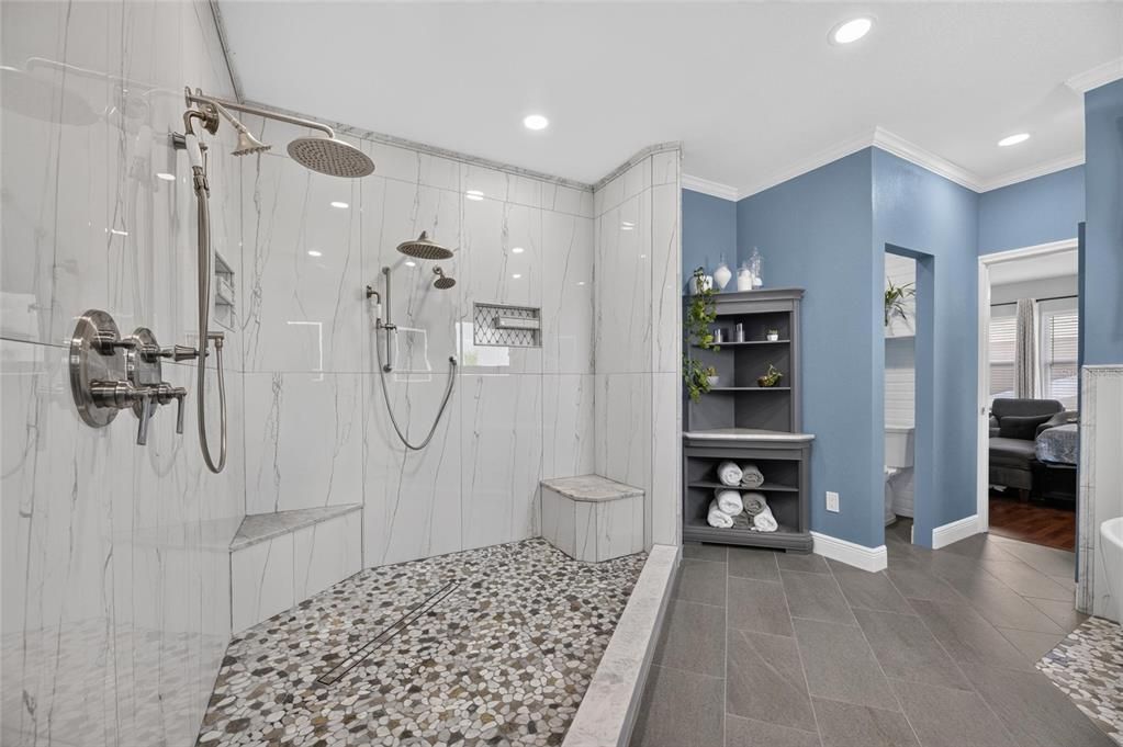 En Venta: $1,275,000 (6 camas, 3 baños, 3366 Pies cuadrados)