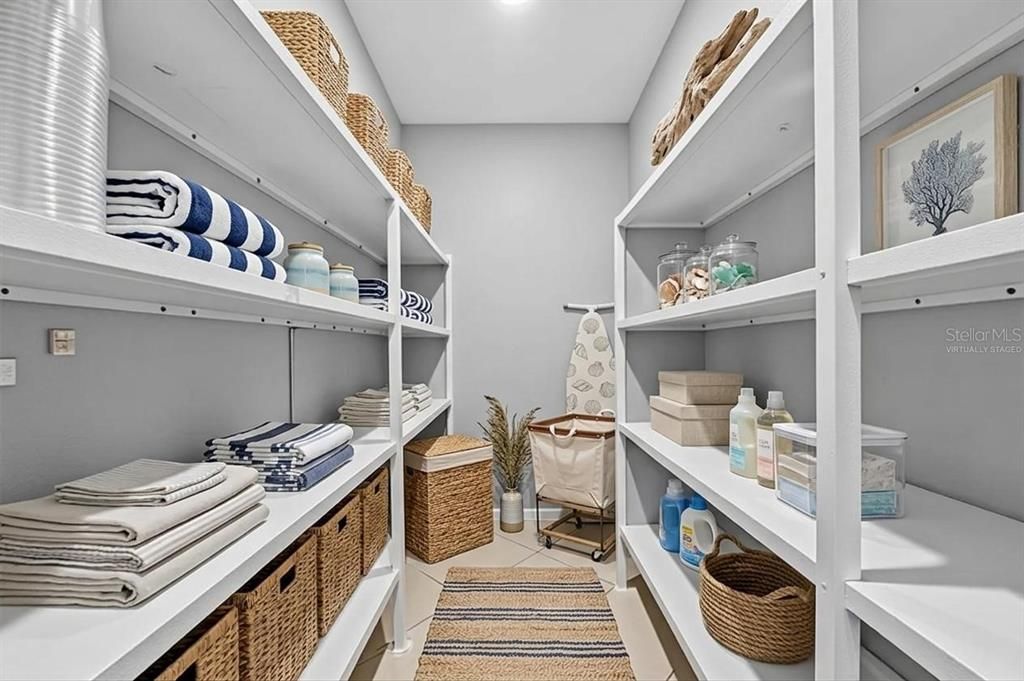 En Venta: $1,275,000 (6 camas, 3 baños, 3366 Pies cuadrados)