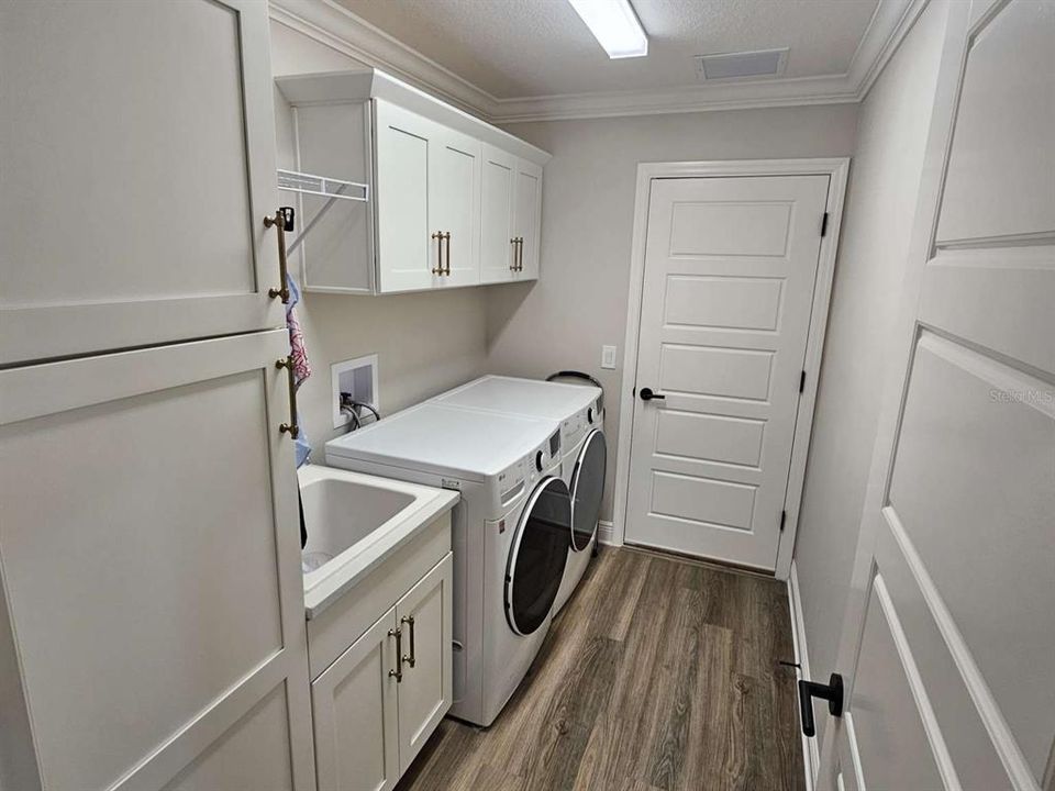 For Sale: $1,200,000 (4 beds, 3 baths, 2378 Square Feet)