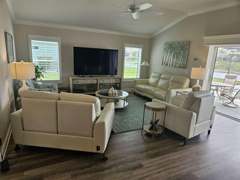 For Sale: $1,200,000 (4 beds, 3 baths, 2378 Square Feet)