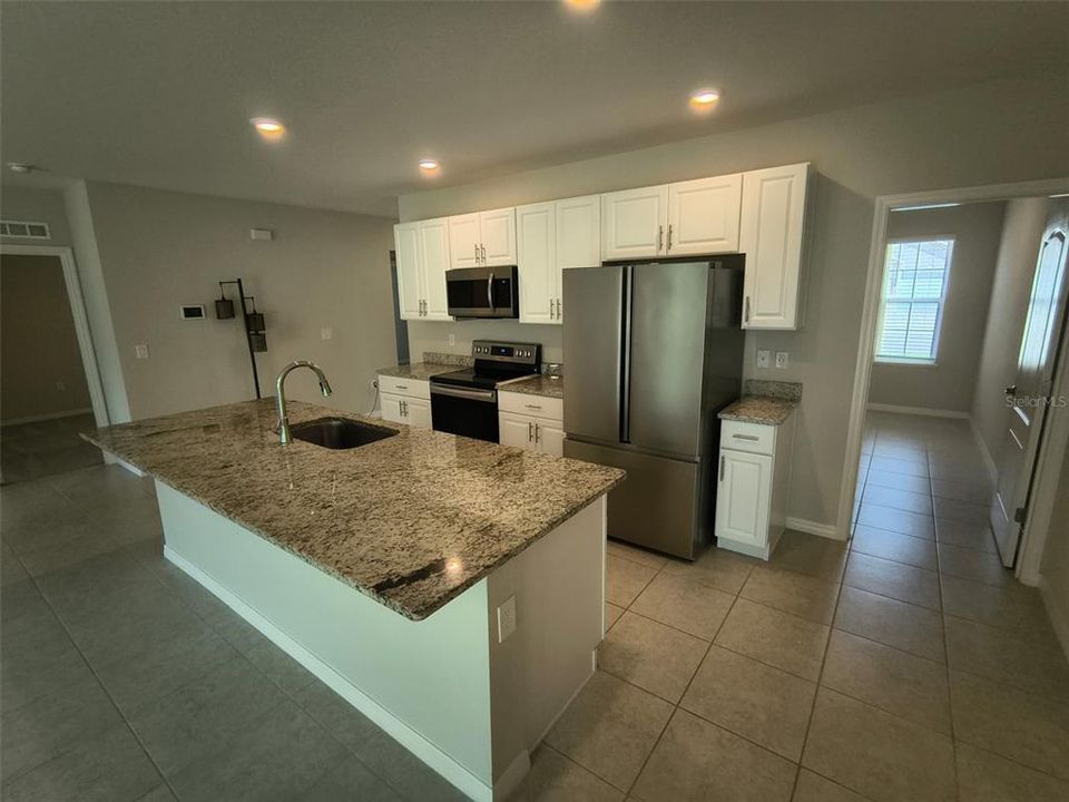 For Rent: $2,300 (4 beds, 2 baths, 2051 Square Feet)