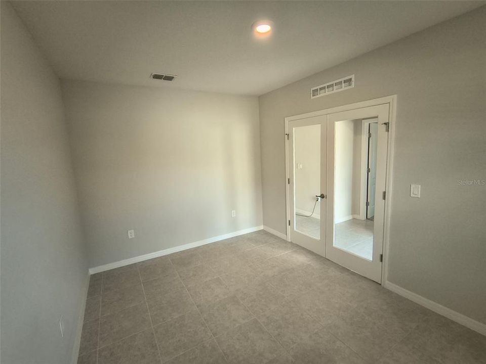 For Rent: $2,300 (4 beds, 2 baths, 2051 Square Feet)