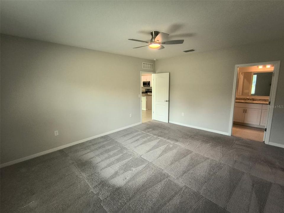 For Rent: $2,300 (4 beds, 2 baths, 2051 Square Feet)