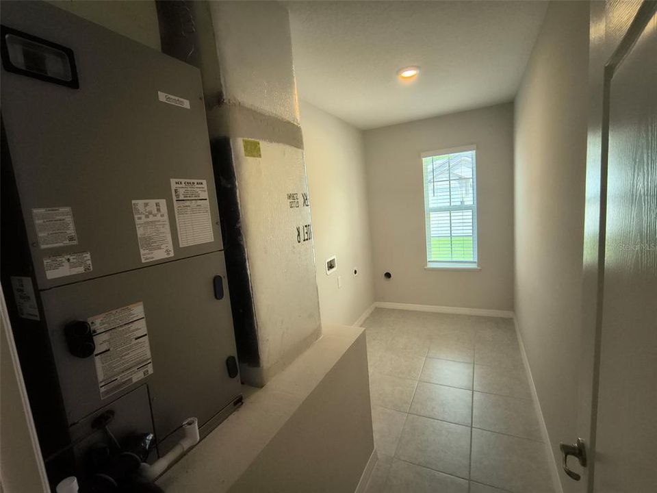 For Rent: $2,300 (4 beds, 2 baths, 2051 Square Feet)
