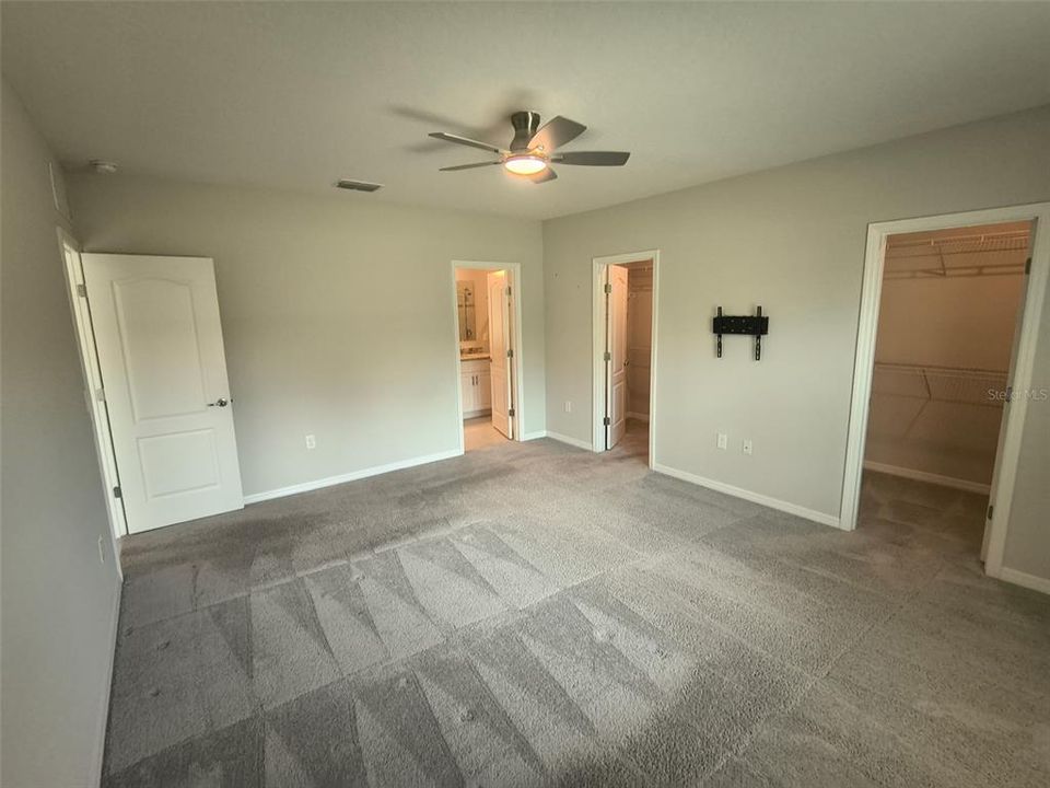 For Rent: $2,300 (4 beds, 2 baths, 2051 Square Feet)