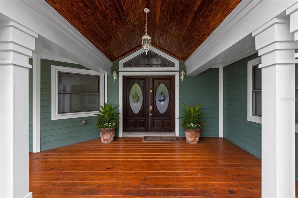 For Sale: $1,795,000 (6 beds, 5 baths, 5825 Square Feet)