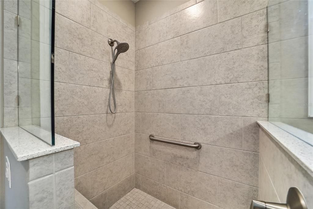 На продажу: $299,900 (2 спален, 2 ванн, 1623 Квадратных фут)