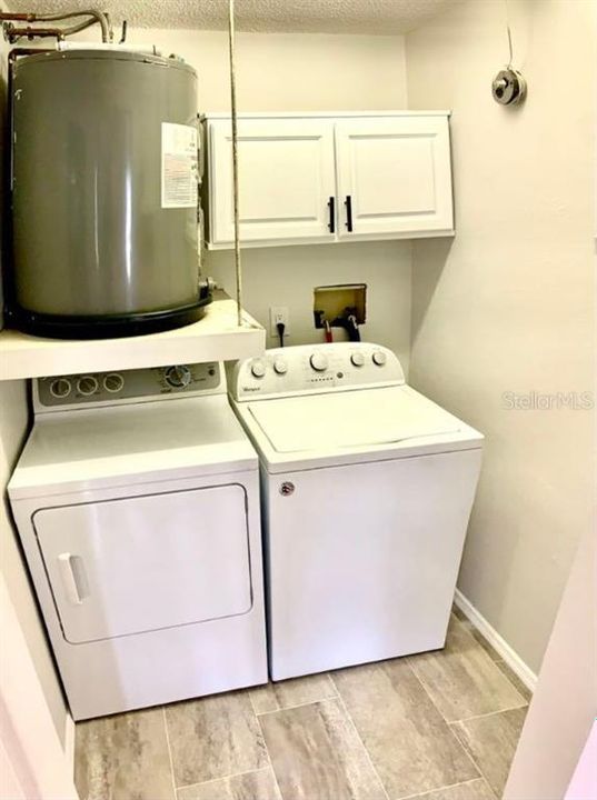 На продажу: $105,900 (2 спален, 2 ванн, 960 Квадратных фут)