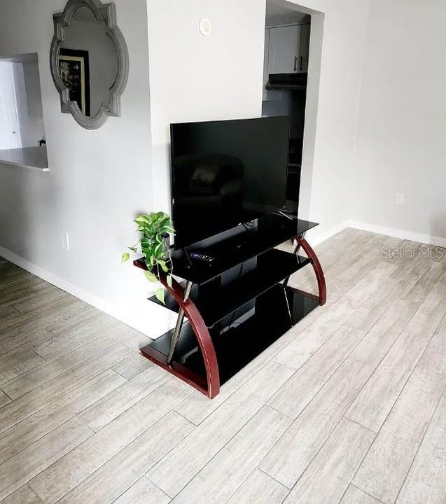 На продажу: $105,900 (2 спален, 2 ванн, 960 Квадратных фут)
