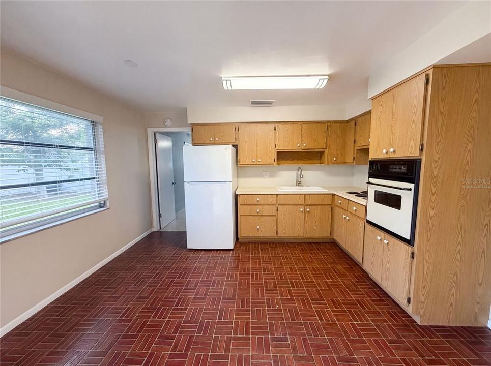 For Sale: $335,000 (2 beds, 2 baths, 1545 Square Feet)