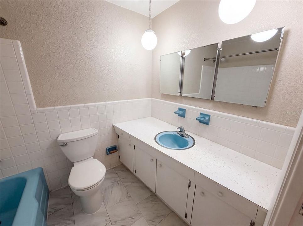 For Sale: $335,000 (2 beds, 2 baths, 1545 Square Feet)