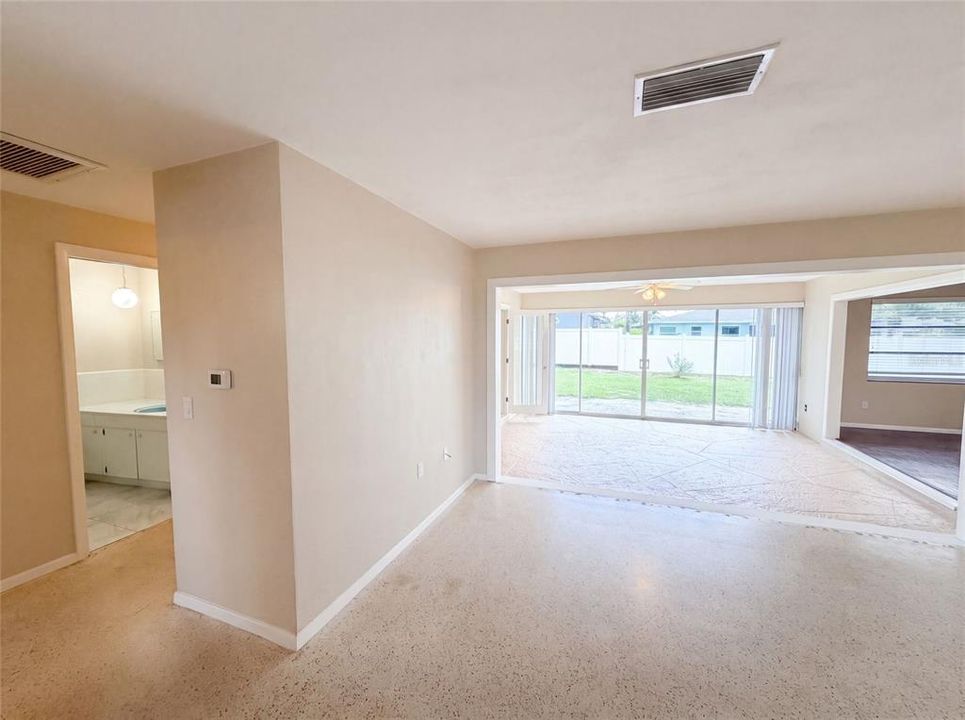For Sale: $335,000 (2 beds, 2 baths, 1545 Square Feet)