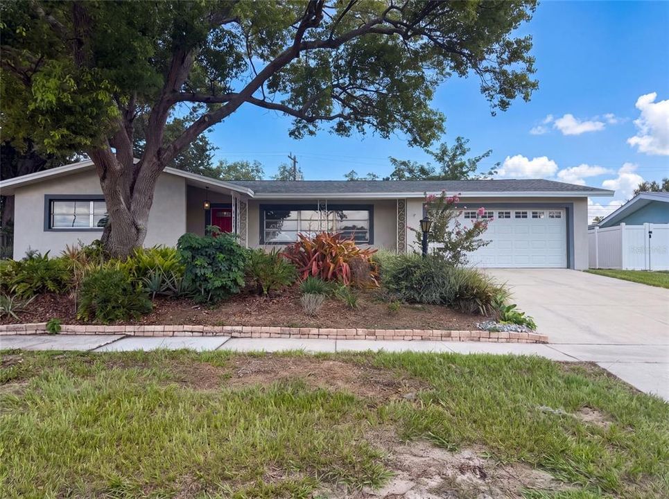 For Sale: $335,000 (2 beds, 2 baths, 1545 Square Feet)