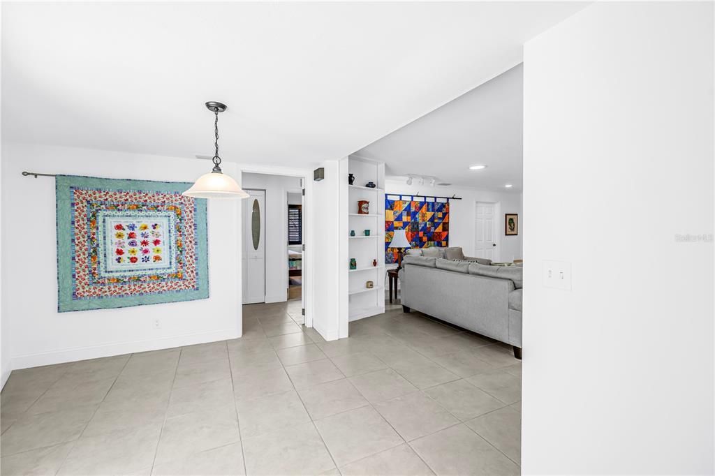 En Venta: $690,000 (4 camas, 2 baños, 2860 Pies cuadrados)