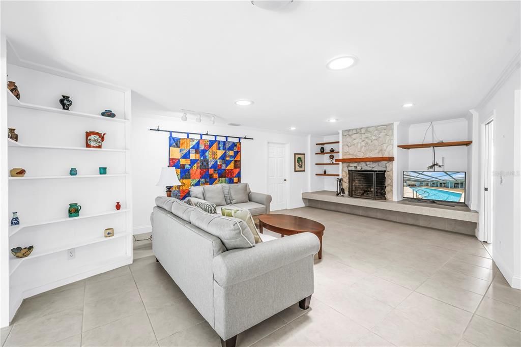 En Venta: $690,000 (4 camas, 2 baños, 2860 Pies cuadrados)