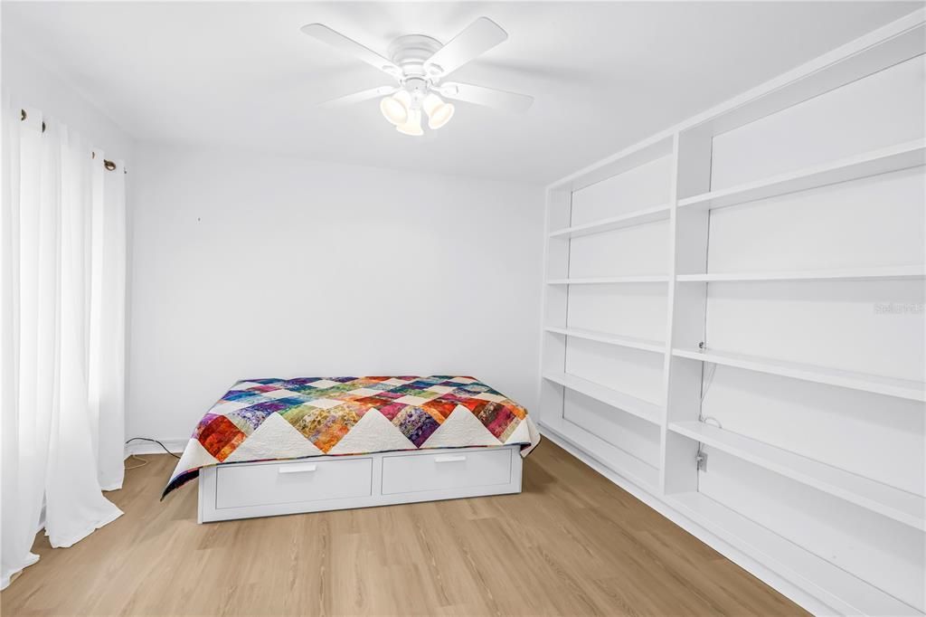 En Venta: $690,000 (4 camas, 2 baños, 2860 Pies cuadrados)