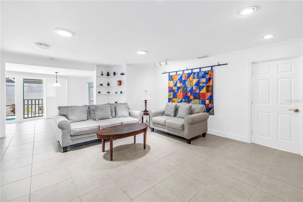 En Venta: $690,000 (4 camas, 2 baños, 2860 Pies cuadrados)