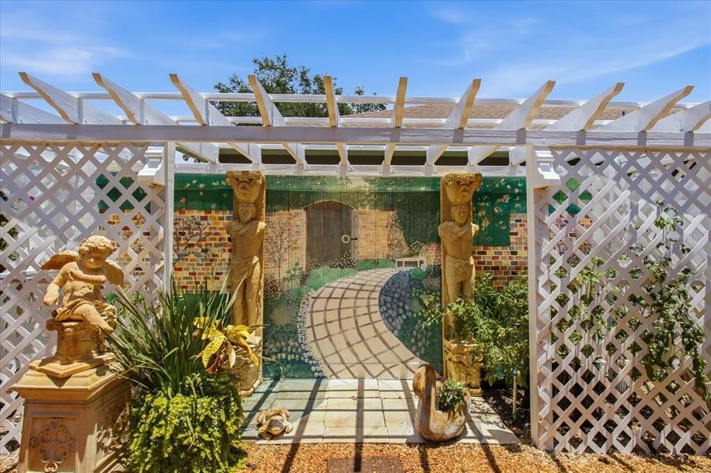 For Sale: $709,000 (5 beds, 4 baths, 3266 Square Feet)