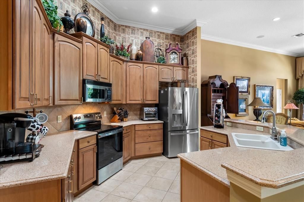 For Sale: $709,000 (5 beds, 4 baths, 3266 Square Feet)