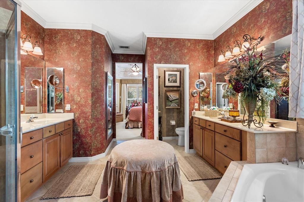 For Sale: $709,000 (5 beds, 4 baths, 3266 Square Feet)