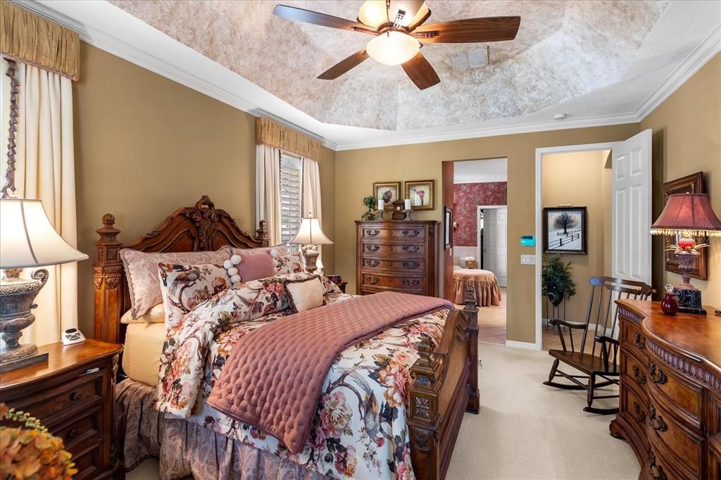 For Sale: $709,000 (5 beds, 4 baths, 3266 Square Feet)