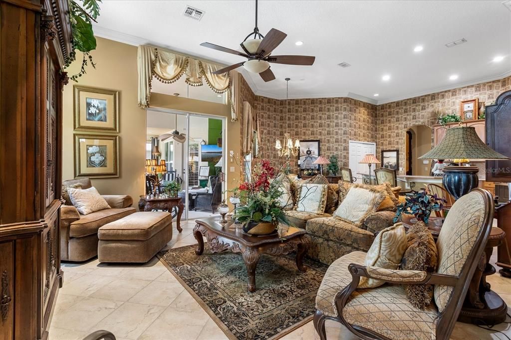 For Sale: $709,000 (5 beds, 4 baths, 3266 Square Feet)