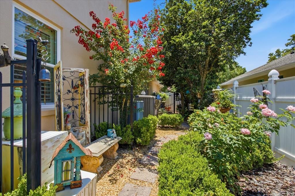 For Sale: $709,000 (5 beds, 4 baths, 3266 Square Feet)